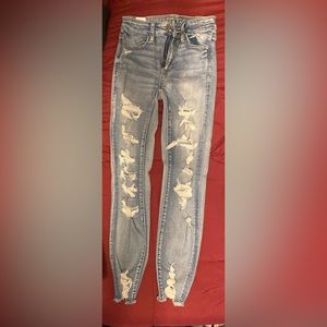 Women’s used American Eagle outfitters ripped blue denim light wash jeans